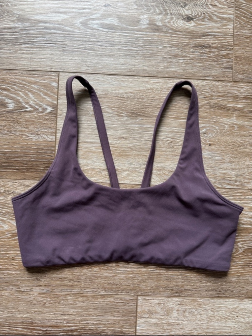 Vuori Plum Scoop-Back Sports Bralette